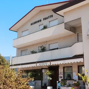 https://albergo-ristorante-fratte.hotelinveneto.com